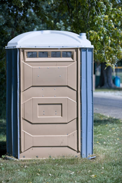 Best Portable restroom trailer rental  in Shorewood, IL